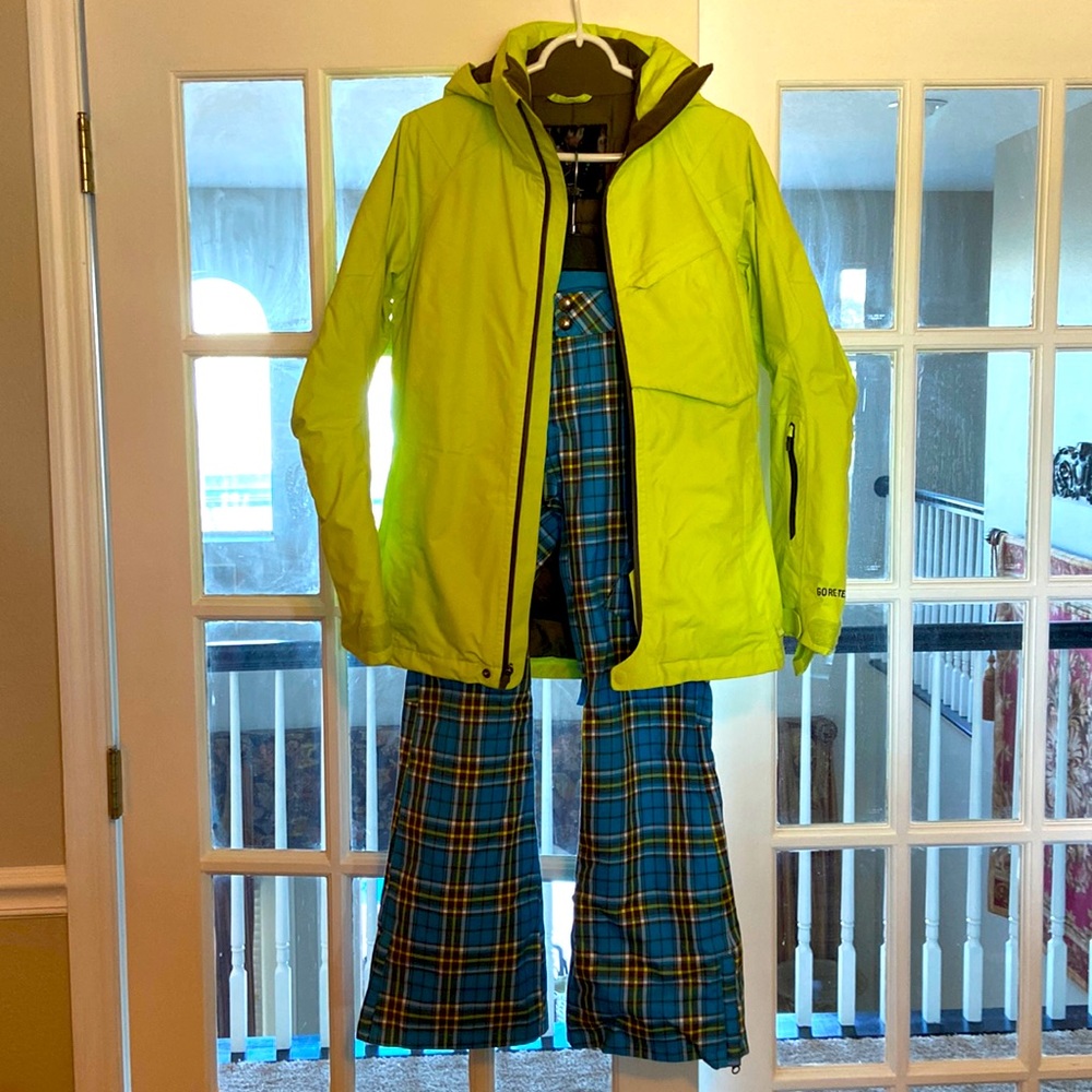 Burton Women’s XS Ski Snowboard outfit